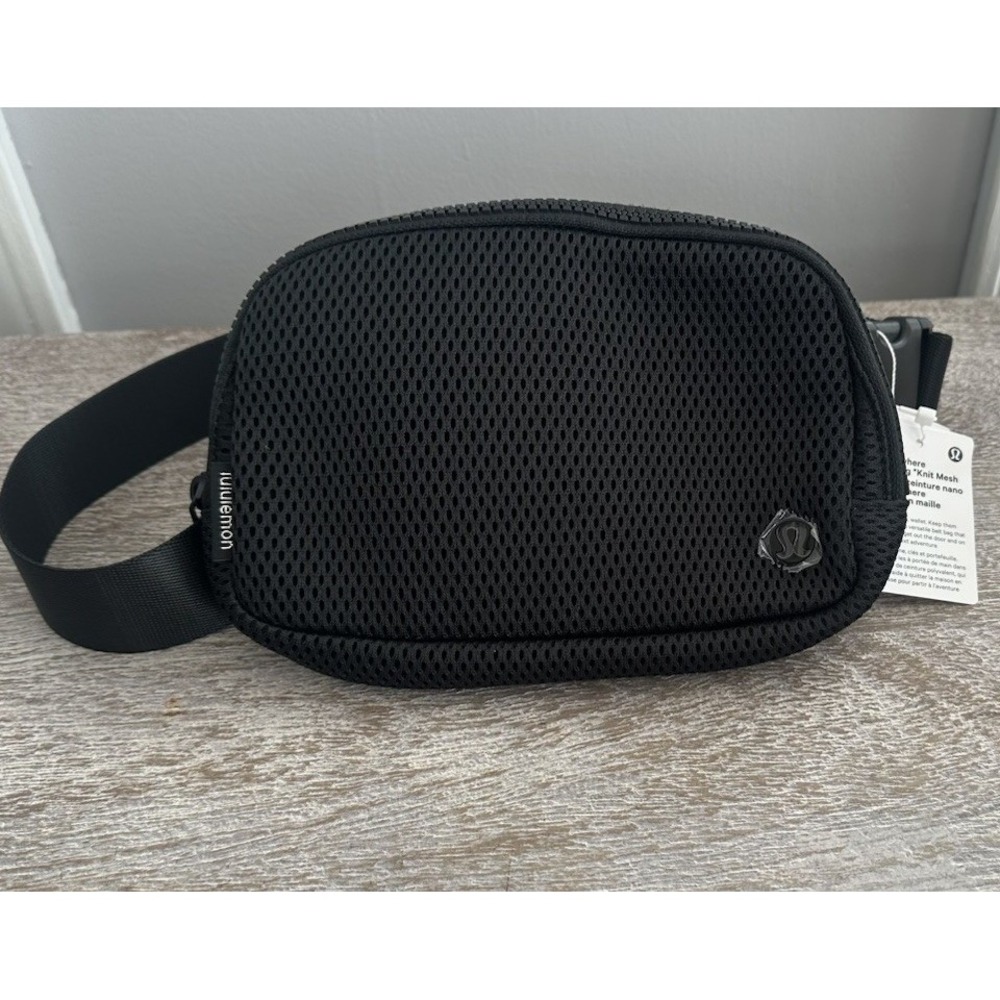 NEW Lululemon Everywhere Belt Bag Black Mesh Adjustable Strap Pockets Festival